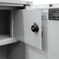 Szafa na broń długą SB-6S kl. S1 z zamkiem kluczowym szara - na 6 sztuk broni - skrytka na amunicję